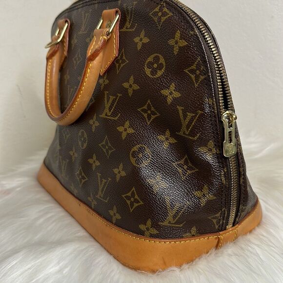 💯Authentic Louis Vuitton Monogram Alma Hand bag🍀 - Picture 9 of 17